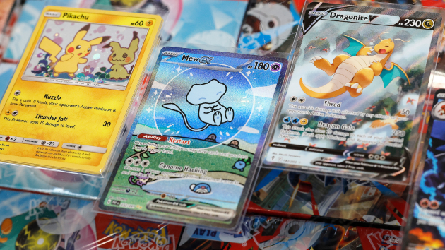 pokemon victini card Pokemon TCG - Victini VMAX Battle Styles Full Art Holo Card 022/163